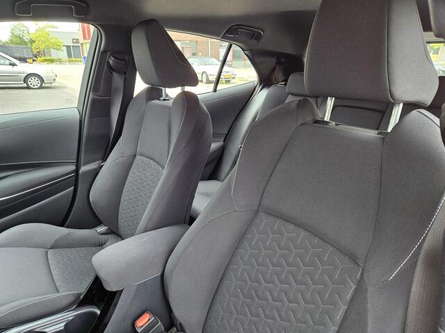 Toyota COROLLA 1.8 Hybrid Active Plus, Bi-Tone, Comfort pack