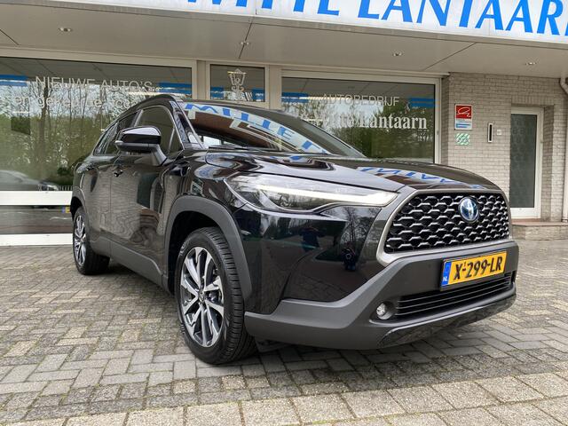 Toyota COROLLA Cross Hybrid 140 Style Audio instal+DAB/ Hoogte verst.bare stoel/Parkeersens. V+A/half lederen bekleding/ Navigatie/Achteruitrijcam./Stoelverw./Autom. Airco/Apple Carplay/Cruise Contr./Elektr.achterklep/Privacyglas/Led verl./Keyless Entry+Start/Dode hoek 