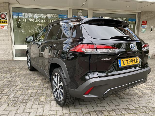 Toyota COROLLA Cross Hybrid 140 Style Audio instal+DAB/ Hoogte verst.bare stoel/Parkeersens. V+A/half lederen bekleding/ Navigatie/Achteruitrijcam./Stoelverw./Autom. Airco/Apple Carplay/Cruise Contr./Elektr.achterklep/Privacyglas/Led verl./Keyless Entry+Start/Dode hoek 