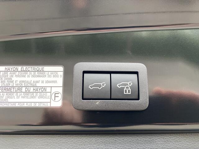 Toyota COROLLA Cross Hybrid 140 Style Audio instal+DAB/ Hoogte verst.bare stoel/Parkeersens. V+A/half lederen bekleding/ Navigatie/Achteruitrijcam./Stoelverw./Autom. Airco/Apple Carplay/Cruise Contr./Elektr.achterklep/Privacyglas/Led verl./Keyless Entry+Start/Dode hoek 