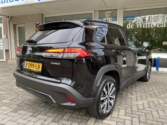 Toyota COROLLA Cross Hybrid 140 Style Audio instal+DAB/ Hoogte verst.bare stoel/Parkeersens. V+A/half lederen bekleding/ Navigatie/Achteruitrijcam./Stoelverw./Autom. Airco/Apple Carplay/Cruise Contr./Elektr.achterklep/Privacyglas/Led verl./Keyless Entry+Start/Dode hoek 