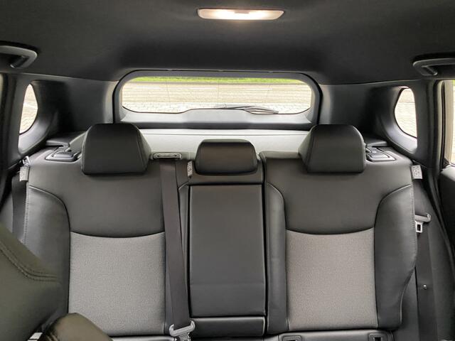 Toyota COROLLA Cross Hybrid 140 Style Audio instal+DAB/ Hoogte verst.bare stoel/Parkeersens. V+A/half lederen bekleding/ Navigatie/Achteruitrijcam./Stoelverw./Autom. Airco/Apple Carplay/Cruise Contr./Elektr.achterklep/Privacyglas/Led verl./Keyless Entry+Start/Dode hoek 