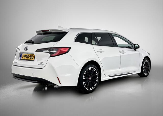 Toyota COROLLA Touring Sports 2.0 Hybrid GR-Sport | 18 pk | Apple Carplay | Sportstoelen | Parkeersensoren voor & achter |