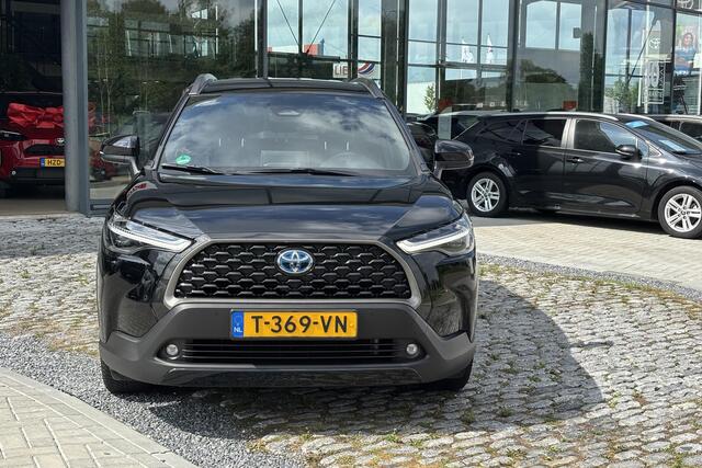 Toyota COROLLA Cross 2.0 High Power Hybrid First Edition Trekhaak, BSM, All season, Navi.