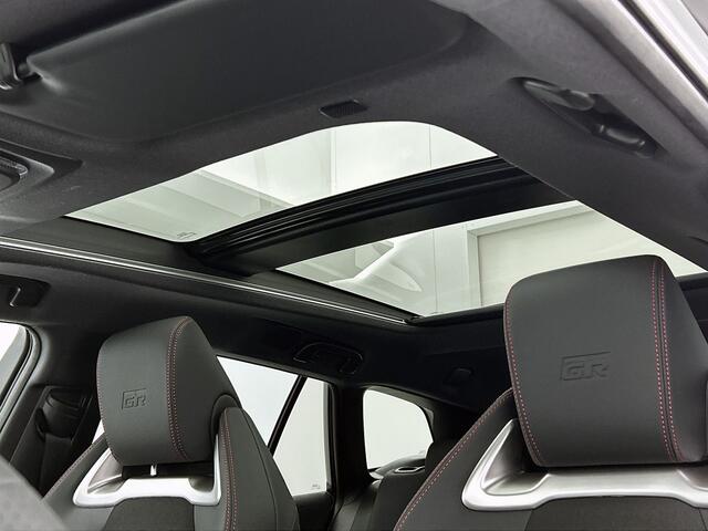 Toyota COROLLA Touring Sports Hybrid 180 GR Sport Plus Pack - Louwman Zin in Zomervoordeel auto -