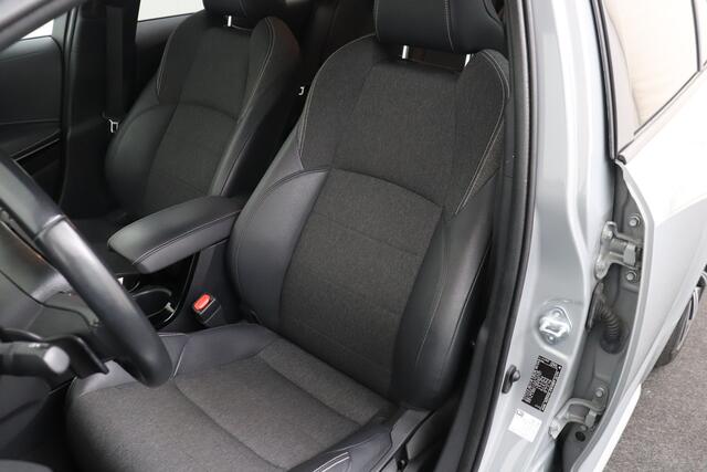 Toyota COROLLA Touring Sports 2.0 Hybrid Business+ Camera Carplay Half-Leder