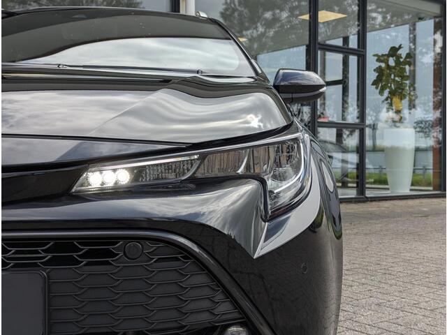 Toyota COROLLA 1.8 Hybrid Dynamic Plus | Stoel- stuurverwarming | Elektrische kofferklep | Lexus 18" LM | ACC | BSM | HUD