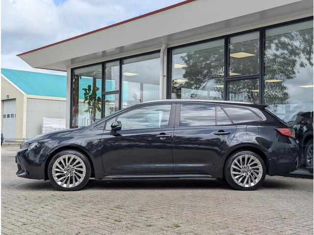 Toyota COROLLA 1.8 Hybrid Dynamic Plus | Stoel- stuurverwarming | Elektrische kofferklep | Lexus 18" LM | ACC | BSM | HUD