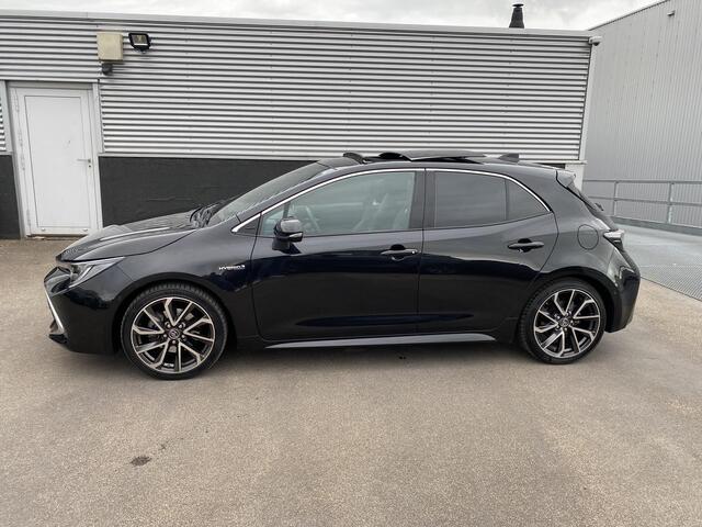 Toyota COROLLA 2.0 Hybrid Premium Panoramisch schuif-/kanteldak, trekhaak, navigatie Apple CarPlay/Android Auto, dodehoek detectie, head-up display, stoelverwarming