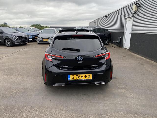 Toyota COROLLA 2.0 Hybrid Premium Panoramisch schuif-/kanteldak, trekhaak, navigatie Apple CarPlay/Android Auto, dodehoek detectie, head-up display, stoelverwarming
