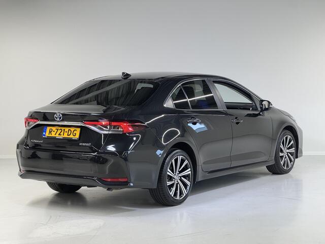 Toyota COROLLA Sedan 1.8 Hybrid Dynamic | NL-auto | Dealeronderhouden | Stoelverwarming | Cloud-navigatie |