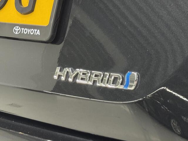 Toyota COROLLA Sedan 1.8 Hybrid Dynamic | NL-auto | Dealeronderhouden | Stoelverwarming | Cloud-navigatie |