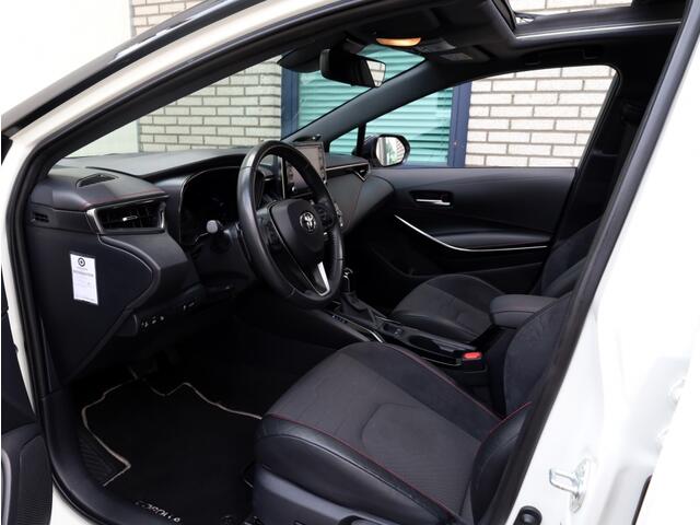 Toyota COROLLA 2.0 Hybrid Executive | Panoramadak | JBL-Audio | Trekhaak
