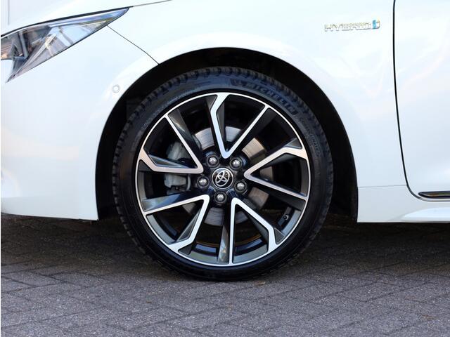 Toyota COROLLA 2.0 Hybrid Executive | Panoramadak | JBL-Audio | Trekhaak