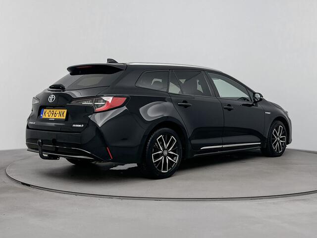 Toyota COROLLA Touring Sports 1.8 Hybrid Business Luxury | Zwart Leder Interieur | Trekhaak |