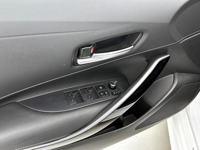 Toyota COROLLA 1.8 Hybrid Dynamic | 1e Eigenaar | Nieuw Geleverd & Onderhouden | Navigatie |