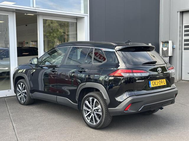 Toyota COROLLA Cross Hybrid 140 Style Parkeersensoren V+A | Blind spot monitor | Navigatie | 18 inch