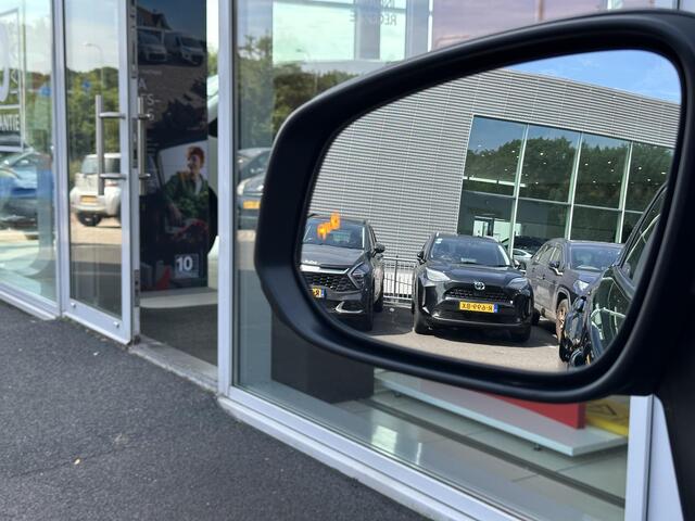 Toyota COROLLA Cross Hybrid 140 Style Parkeersensoren V+A | Blind spot monitor | Navigatie | 18 inch