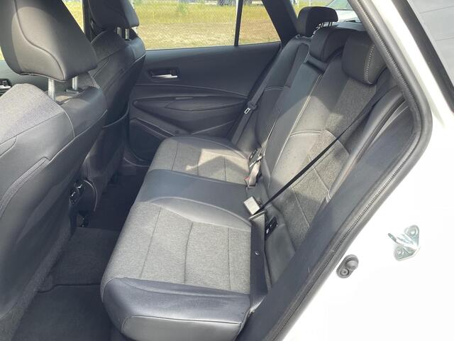 Toyota COROLLA Touring Sports 1.8 Hybrid TeamNL **TREKHAAK/ STOELVERWARMING/ KEYLESS/ PARKEERSENSOREN VOOR/ 36 MAANDEN GARANTIE**