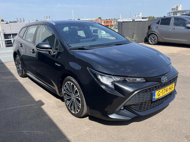 Toyota COROLLA Touring Sports 1.8 Hybrid Dynamic CVT automaat 1e eigenaar dealer onderhouden incl: AppleCarplay / AndroidAuto, Climate Controle, Cruise Control, Parkeerhulpcamera, Metallic lak, LM velgen