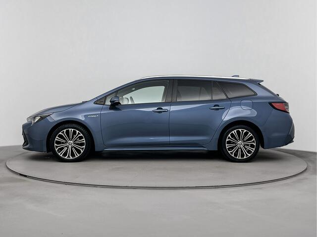 Toyota COROLLA Touring Sports 1.8 Hybrid Dynamic | NL-Auto | Stoelverwarming | Parkeercamera | Stoelverwarming |
