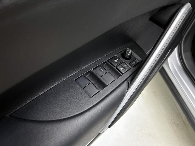 Toyota COROLLA Cross Hybrid 140 Style | Camera | Stoel+stuur verwarming | Parkeersensoren | 18'' LM velgen |