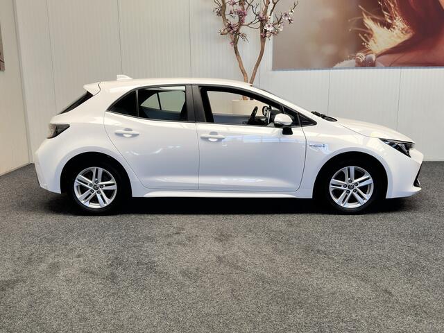 Toyota COROLLA 1.8 Hybrid NAVIGATIE CRUISE CONTROL CLIMATE CONTROL STOEL EN STUURVERWARMING BLUETOOTH TELEFOON ACHTERUITRIJCAMERA ZEER MOOI !! 3010