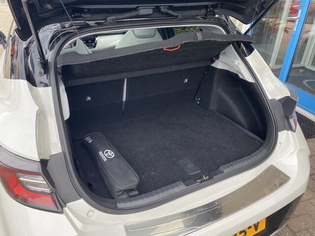 Toyota COROLLA 2.0 Hybrid Executive JBL Panoramadak Leer