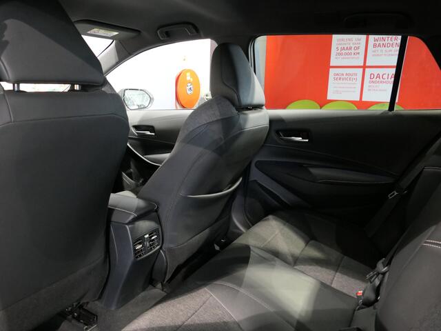 Toyota COROLLA Touring Sports 1.8 Hybrid Dynamic *AUTOMAAT* - Dakrails, navi, cruise, bluetooth