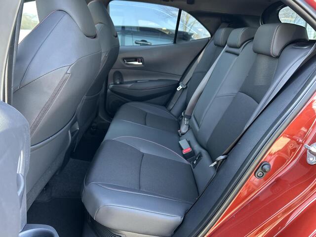 Toyota COROLLA Hybrid 140 GR Sport **PLUS PACK/ METAL OXIDE/ NIEUWE AUTO**