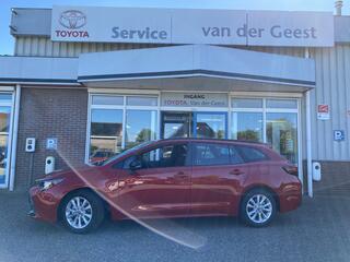 toyota-corolla-touring-sports-hybri