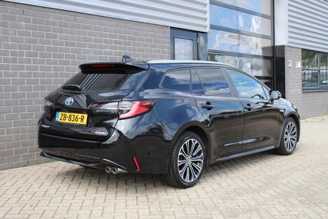 Toyota COROLLA Touring Sports 2.0 Hybrid First Edition / Carplay / Navigatie / N.A.P.