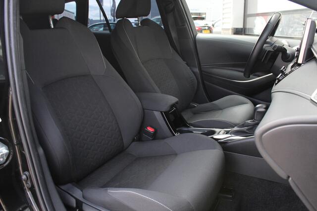Toyota COROLLA Touring Sports 2.0 Hybrid First Edition / Carplay / Navigatie / N.A.P.