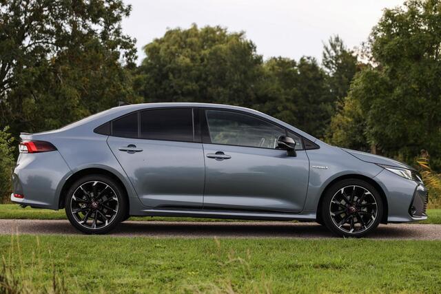 Toyota COROLLA 1.8 Hybrid GR-Sport ? LED ? Keyless ? Camera