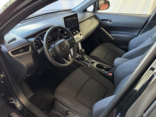 Toyota COROLLA Cross HYBRID 140 2025 STYLE STOEL/STUUR VERW. ELEK.KLEP LED KEYLESS CARPLAY NAVI CAMERA ADAP CRUISE PDC