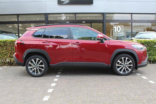 Toyota COROLLA Cross Hybrid 140 Style Plus | Rijklaar | Stoel-/stuurverw. | El.achterklep | Keyless | Adap.cruise | LED | Parkeersens. v+a | Apple/Android | Navi