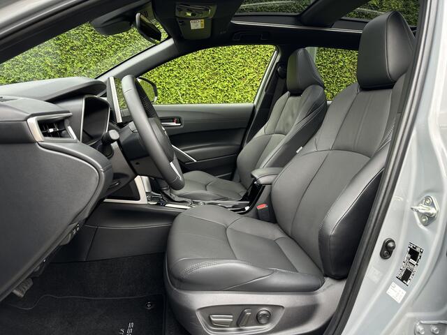 Toyota COROLLA Cross 2.0 Hybrid 200pk Automaat Executive l PANO-DAK l LEDER l ACC l BLIS l ECC l NAVI l LED l JBL.