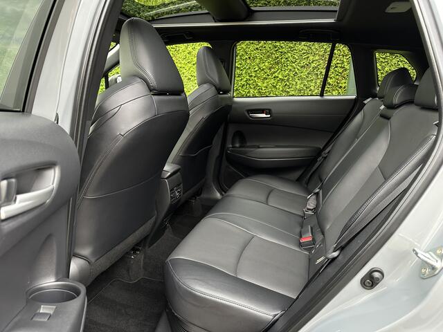 Toyota COROLLA Cross 2.0 Hybrid 200pk Automaat Executive l PANO-DAK l LEDER l ACC l BLIS l ECC l NAVI l LED l JBL.