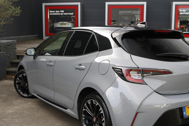 Toyota COROLLA 1.8 Hybrid GR-Sport | sportstoelen | stoelverwarming| Navi | Apple carplay Android Auto | 17"LM velgen |