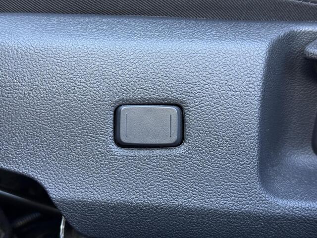 Toyota COROLLA Touring Sports Hybrid 140 GR Sport **STOEL EN STUURWIELVERWARMING/ DODEHOEK DETECTIE/ PARKEERSENSOREN/ GARANTIE**