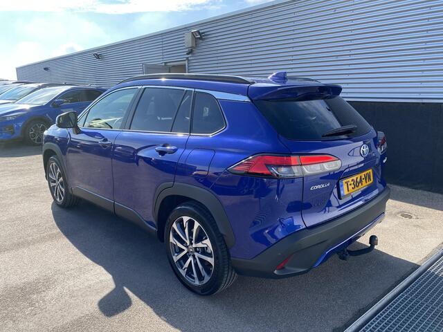 Toyota COROLLA Cross 2.0 High Power Hybrid First Edition CVT automaat Nieuw geleverd en onderhouden ! Auto vol luxe! incl: Apple CarPlay/Android Auto, Trekhaak 13-polig, achteruitrij camera, parkeersensoren, dodehoek detectie, navigatie, Apple CarPlay/Android Auto, stoe