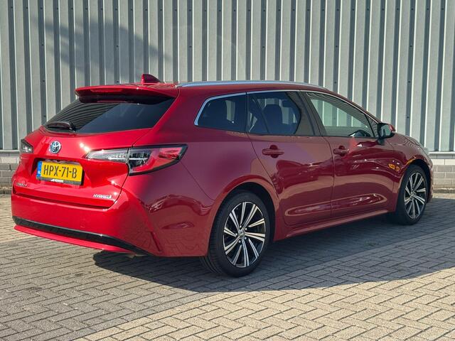 Toyota COROLLA Touring Sports 1.8 Hybrid Business + Automaat / Navigatie via Apple Carplay of Android Auto / Achteruitrijcamera / Climate control / Cruise Control / Lichtmetalen Velgen / Adaptieve Cruise Control /
