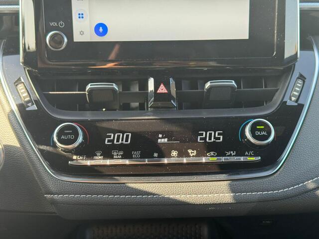 Toyota COROLLA Touring Sports 1.8 Hybrid Business + Automaat / Navigatie via Apple Carplay of Android Auto / Achteruitrijcamera / Climate control / Cruise Control / Lichtmetalen Velgen / Adaptieve Cruise Control /