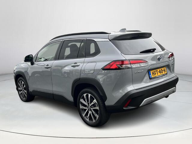 Toyota COROLLA Cross Hybrid 200 Dynamic | Stoel- + stuurverwarming | Navigatie | 18 inch LM-velgen | Parkeercamera achter |