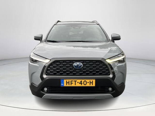 Toyota COROLLA Cross Hybrid 200 Dynamic | Stoel- + stuurverwarming | Navigatie | 18 inch LM-velgen | Parkeercamera achter |