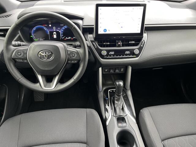 Toyota COROLLA Cross Hybrid 200 Dynamic | Stoel- + stuurverwarming | Navigatie | 18 inch LM-velgen | Parkeercamera achter |