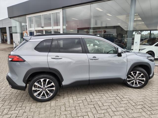 Toyota COROLLA 2.0 Hybrid 200 First Edition | All Season | Sensoren | El. Achte