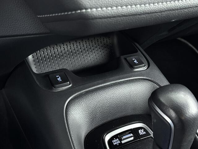 Toyota COROLLA Touring Sports 1.8 Hybrid Active Limited | Navi | Stoelverwarming | Metaallak | Lichtmetalen Velgen |