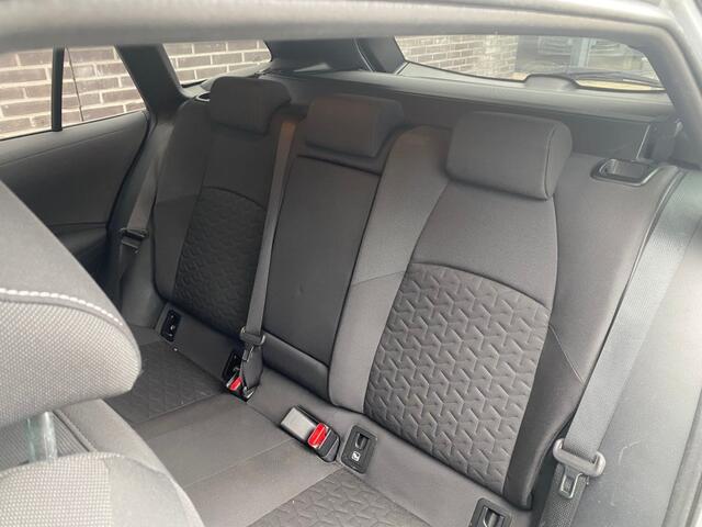 Toyota COROLLA 1.8 Hybrid Dynamic - Apple CarPlay - Achteruitrijcamera - Trekhaak