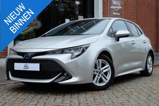 toyota-corolla-1.8-hybrid-business-
